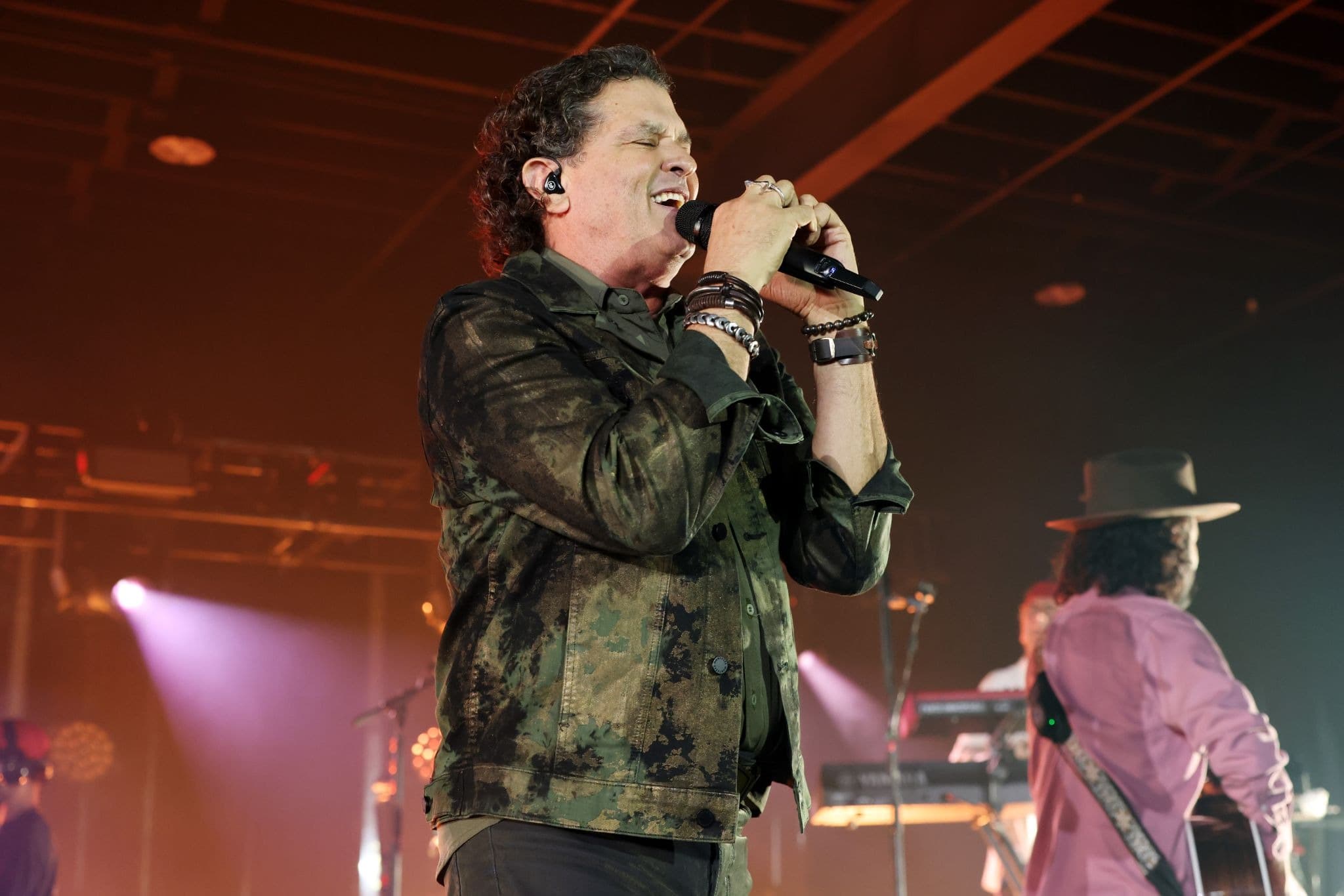 Carlos Vives turns Colombia’s World Cup heartbreak into celebration at SiriusXM Miami show
